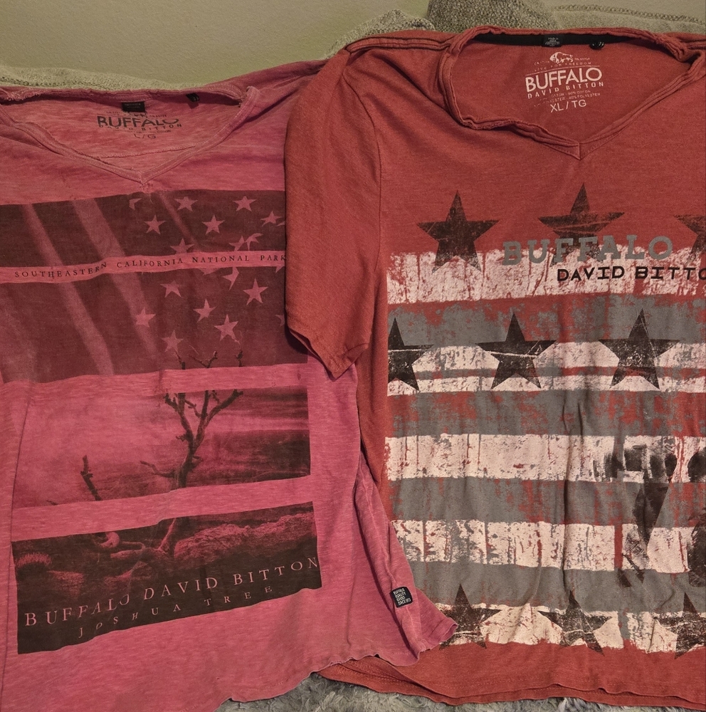 2 Buffalo David Bitton Red Graphic T-Shirts Large And Xl